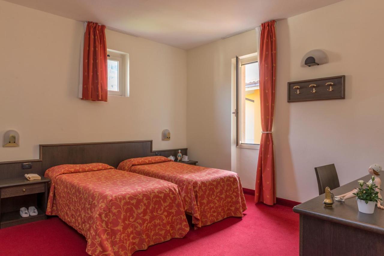 Hotel Drago - Garda Lake Collection برنزوني سول جاردا المظهر الخارجي الصورة