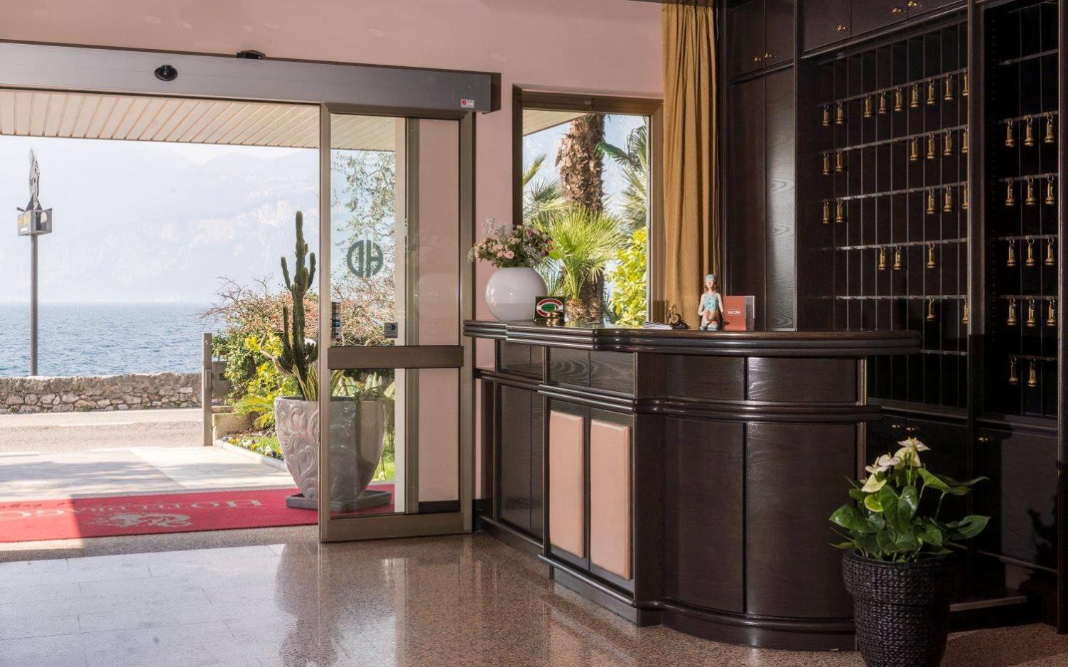 Hotel Drago - Garda Lake Collection برنزوني سول جاردا المظهر الخارجي الصورة